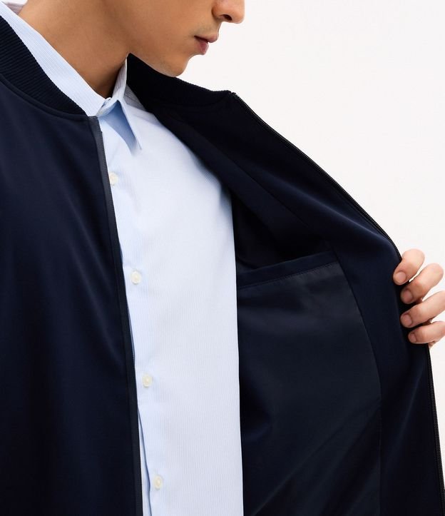 Campera con Tecnologia Repelente al Agua 5