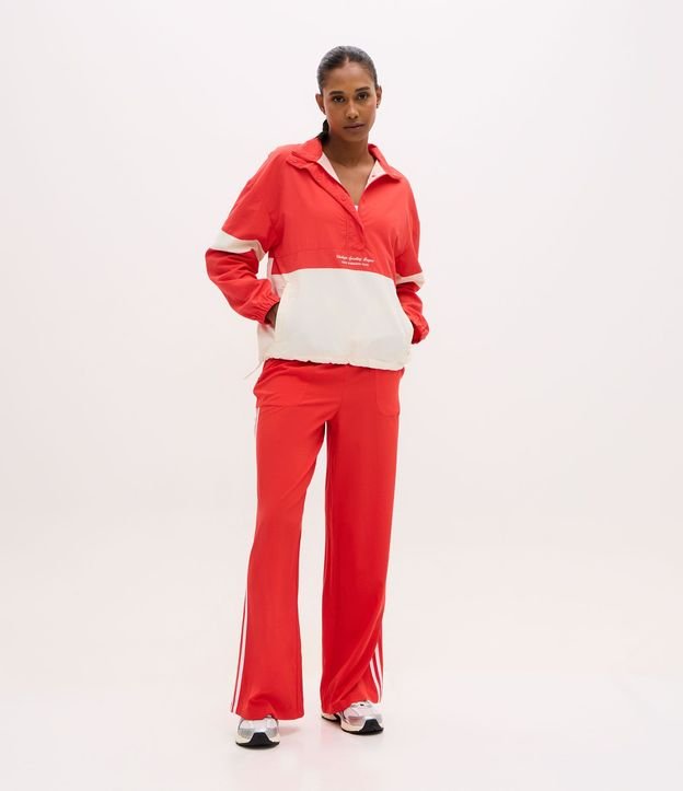 Campera Deportiva Color Blocking con Tecnologia Dry y Bordado 2