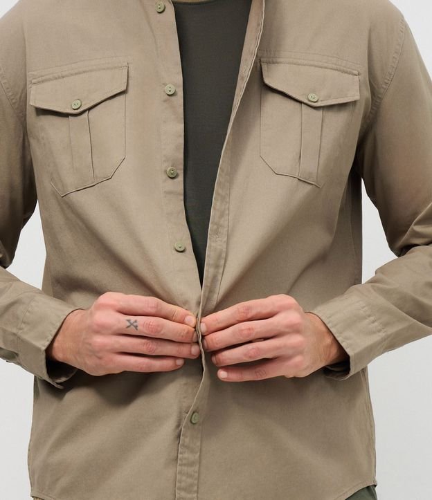 Camisa Manga Larga en Sarga con Bolsillos Delanteros 3