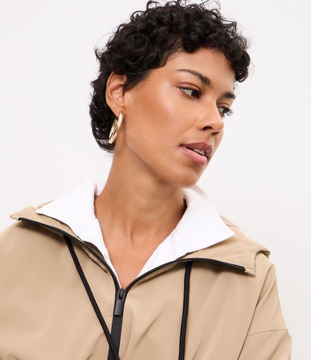 Campera Corta Vento Balonê con Capucha y Cremallera