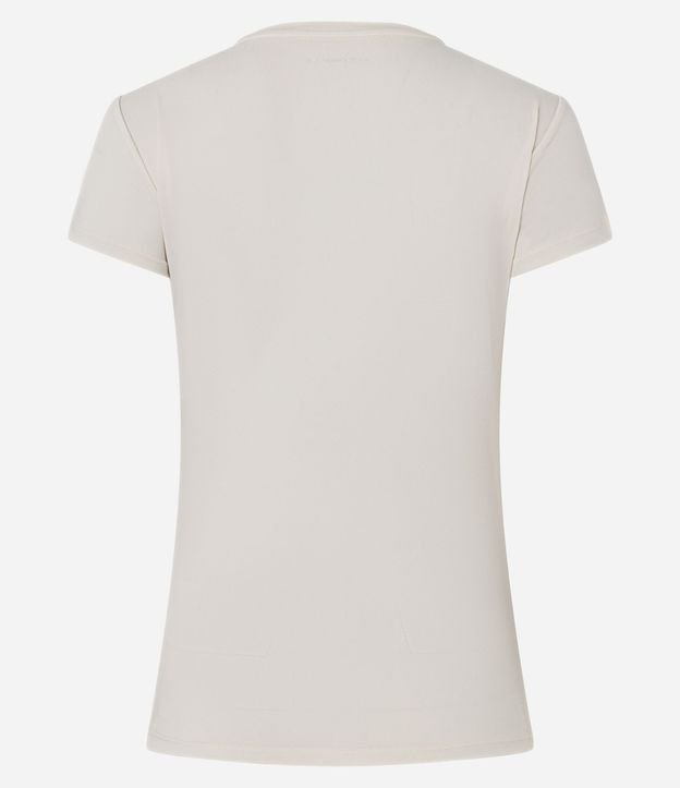 Remera Deportiva en Microfibra con Toque Suave 6