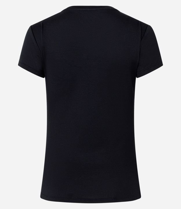 Remera Deportiva en Microfibra con Toque Suave 6