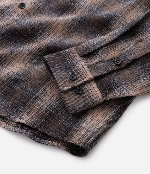 Camisa Comfort en Flanesa con Bolsillo y Estampa de Cuadros 9