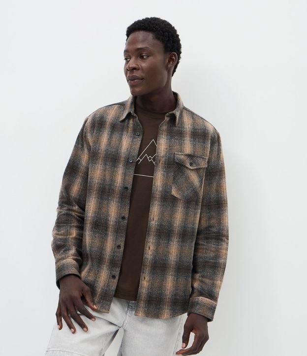 Camisa Comfort en Flanesa con Bolsillo y Estampa de Cuadros