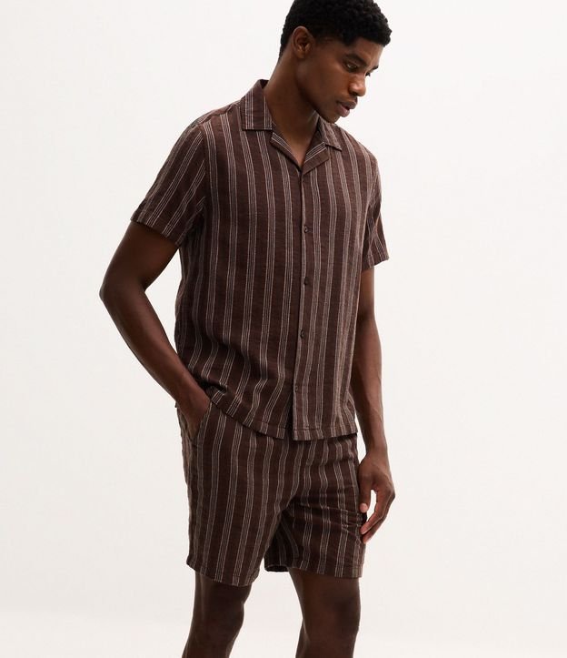 Bermuda Comfort en Jacquard con Estampado de Rayas Texturizada y Cintura elástica 7