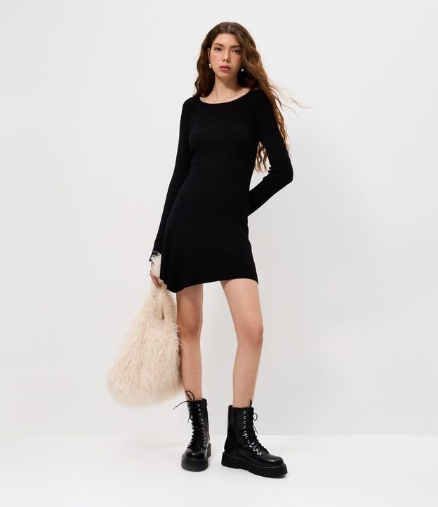 Vestido en Punto con Escote Hombro a Hombro y Manga Alargada
