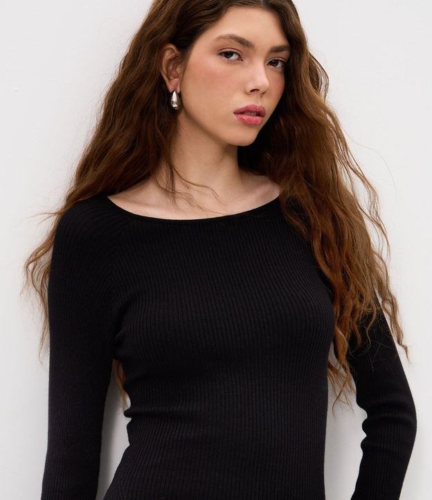 Vestido en Punto con Escote Hombro a Hombro y Manga Alargada 3