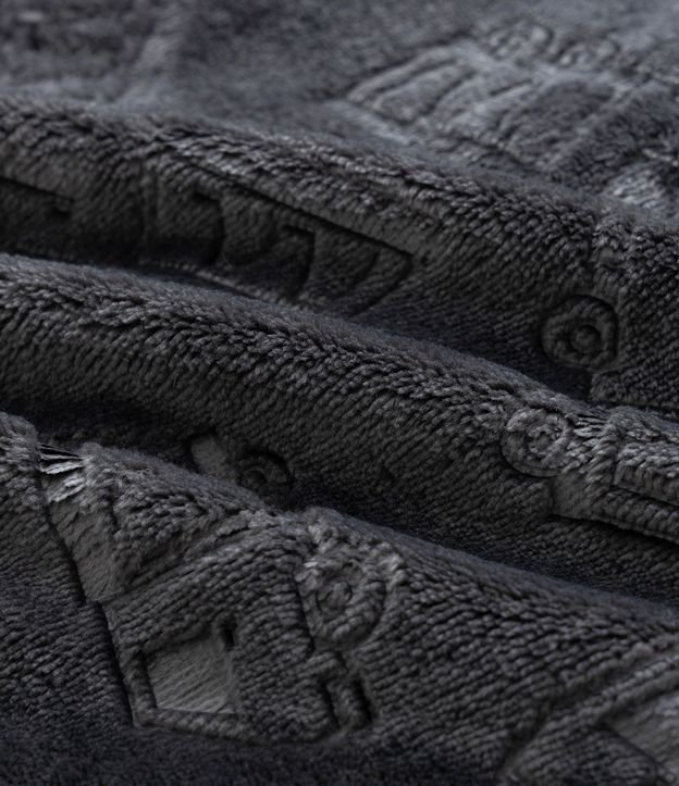 Saco Infantil con Capucha y Estampada Camiones en Relieve – Talle 1 a 6 años 4