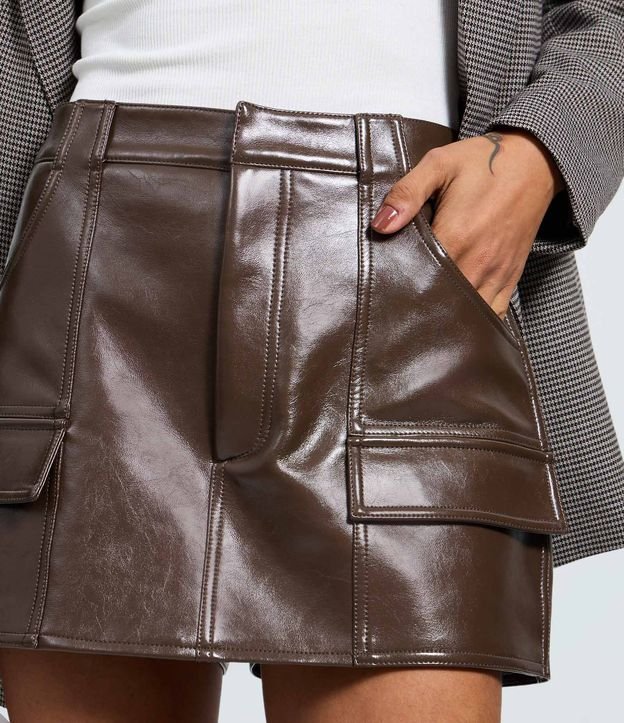 Short Pollera Corto en PU con Bolsillos Delanteros 4