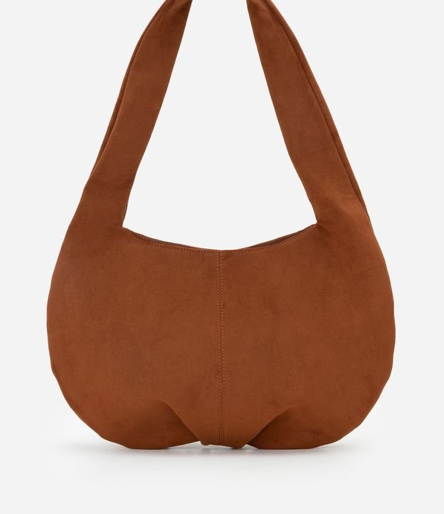 Cartera Baguette Pequeña en Gamuza con Metales en los Laterales 4