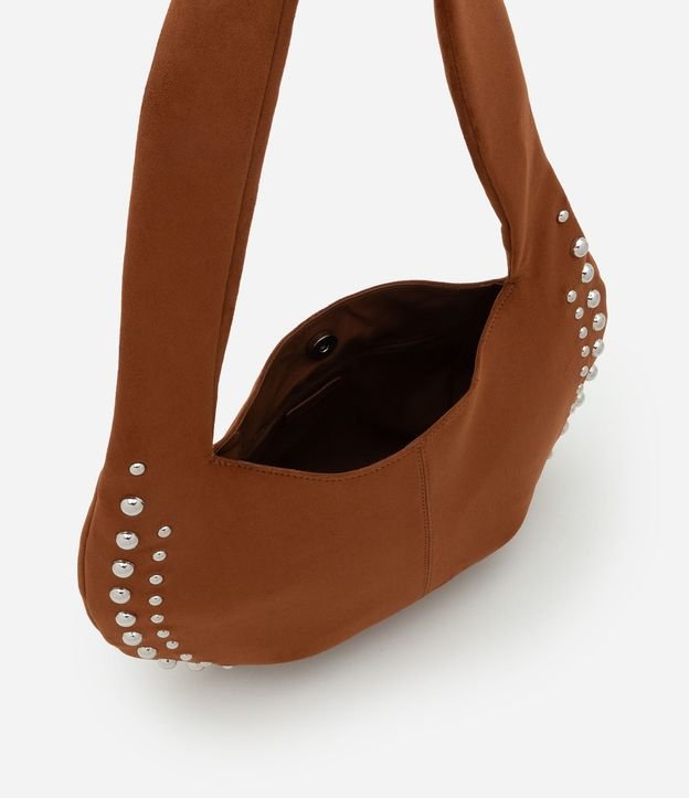 Cartera Baguette Pequeña en Gamuza con Metales en los Laterales 5