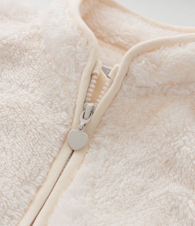 Campera Infantil Pesada con Cuello Alto y Bolsillos 8