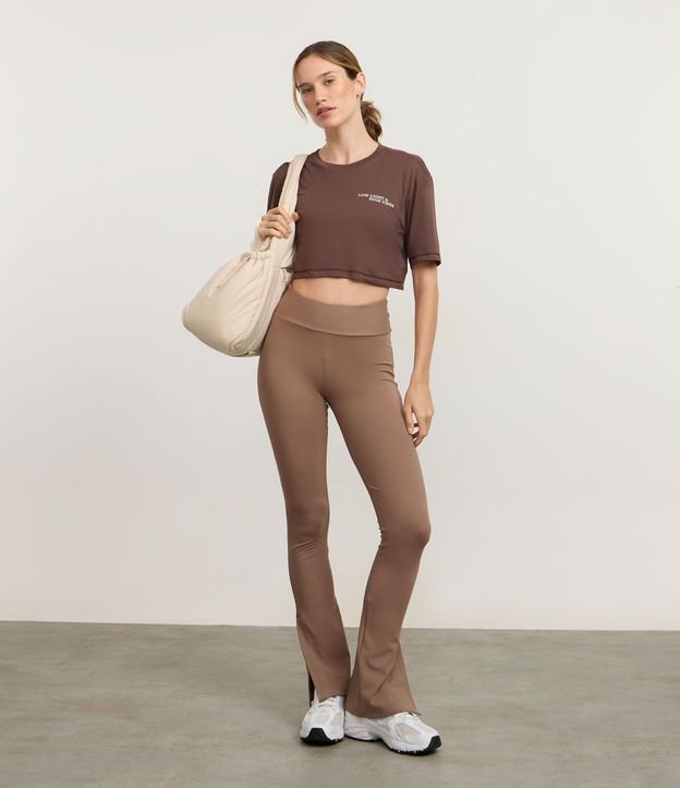 Remera Deportiva Cropped con Manga Corta y Abertura en la Espalda 2