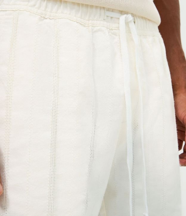 Bermuda Recta de Playa Texturizada en Rayas 3