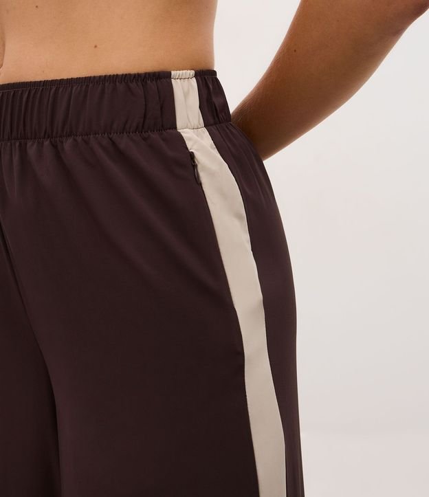 Pantalón Leve en Microfibra con Raya Lateral 5