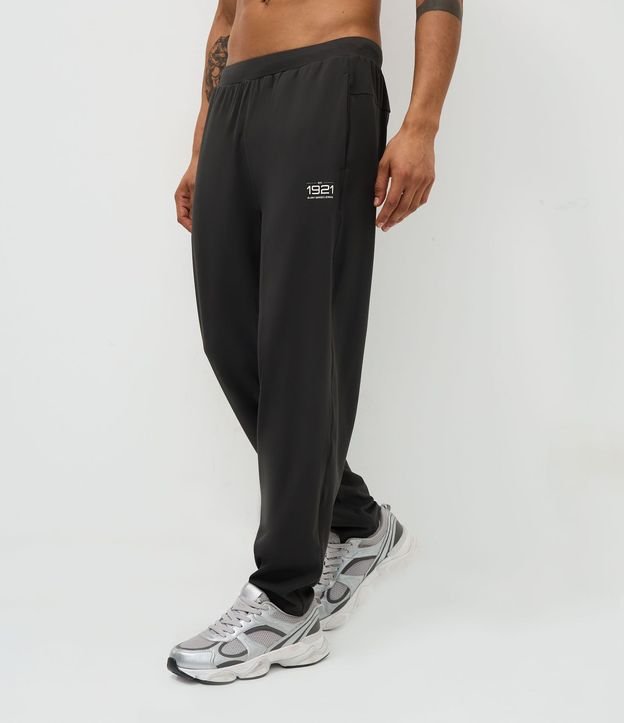 Pantalón Deportivo en Tejido Tecnológico con Lettering 2