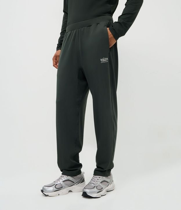 Pantalón Deportivo en Tejido Tecnológico con Lettering 2
