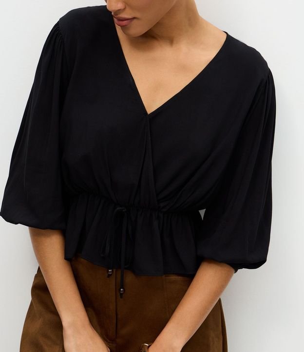 Blusa Peplum en Viscosa con Escote V Traspasado 5