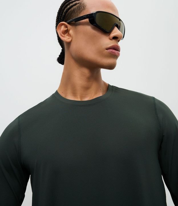 Remera Manga Larga Dry con Protección UV 30+  Tecnología Dry 3