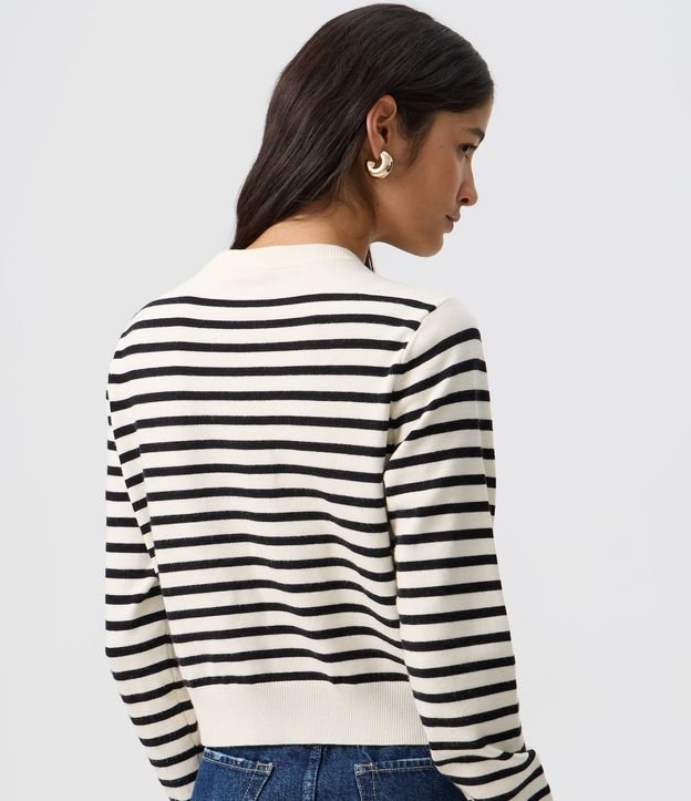 Cardigan Corto en Punto Listrado con Cuello Redondo 4