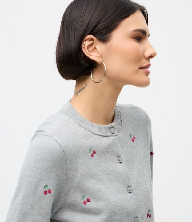 Cardigan corto en Punto con Bordados de Cereza 3