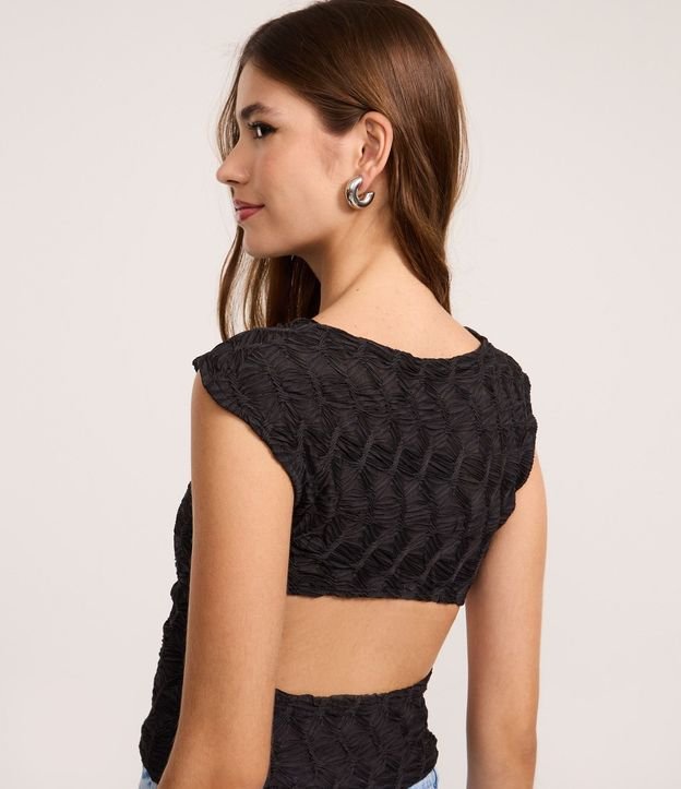 Blusa Texturizada con Abertura en la Espalda 4