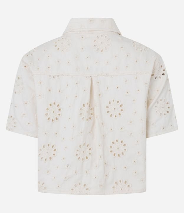 Camisa Corta en Sarga con Laise Floral y Bolsillo Pequeño 7