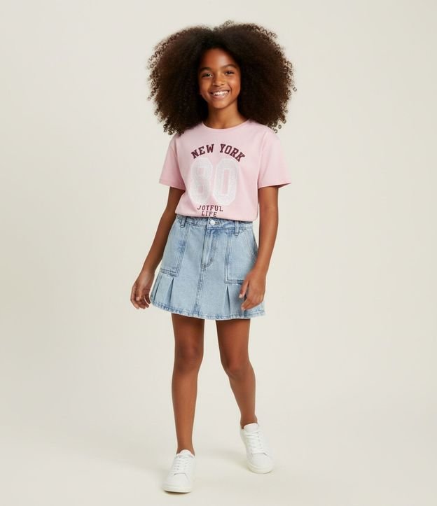 Remera Infantil Regular con Estampa College - Talle 5 a 16 años