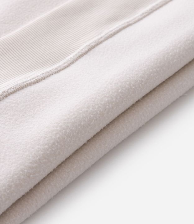 Buzo Cerrado en Fleece con Capucha y Bolsillo Canguro 8