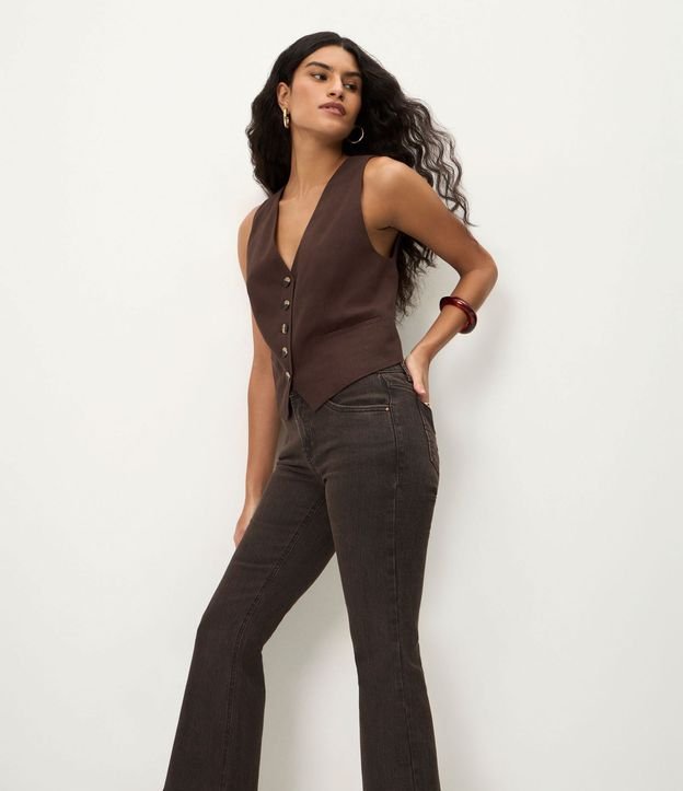 Pantalón Cropped Flare en Jeans con Bolsillos 3