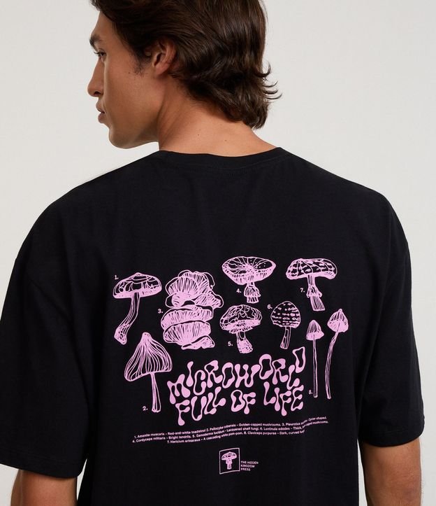 Remera Relaxed en Algodón con Estampado Íconos de Hongos