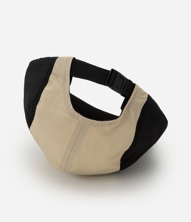 Gorra 5 Panel en Microfibra con Recortes y Etiqueta Stay Grounded 4