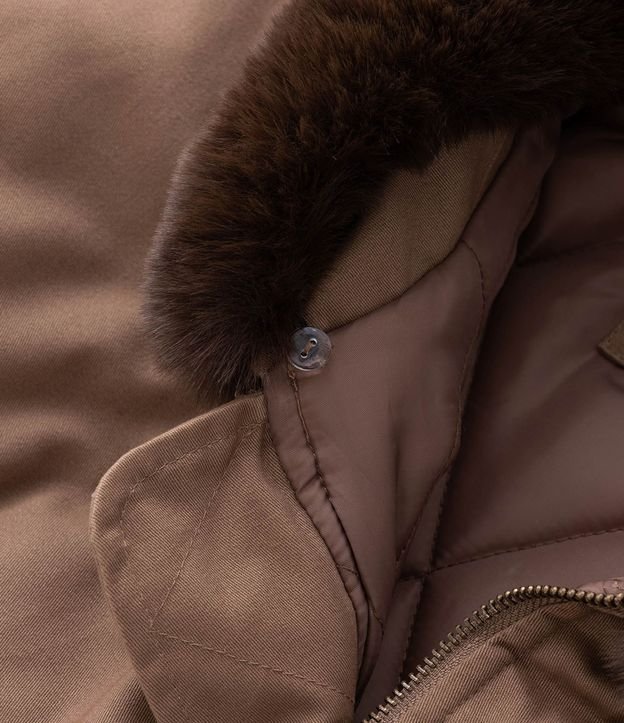 Campera Bomber en Sarga Lisa y con Cuello Desmontable 13