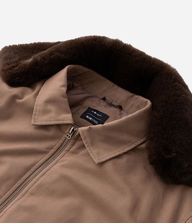 Campera Bomber en Sarga Lisa y con Cuello Desmontable 14