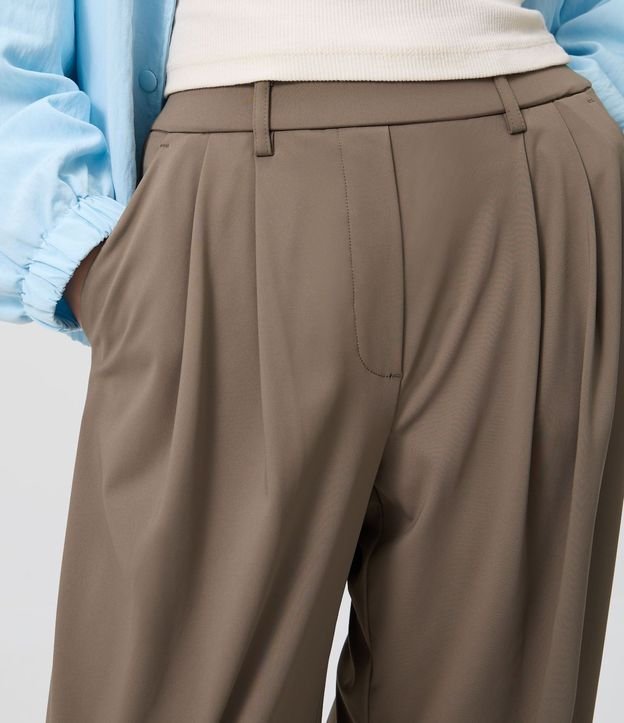 Pantalón Sastre en Microfibra con Pliegues Delanteros 3