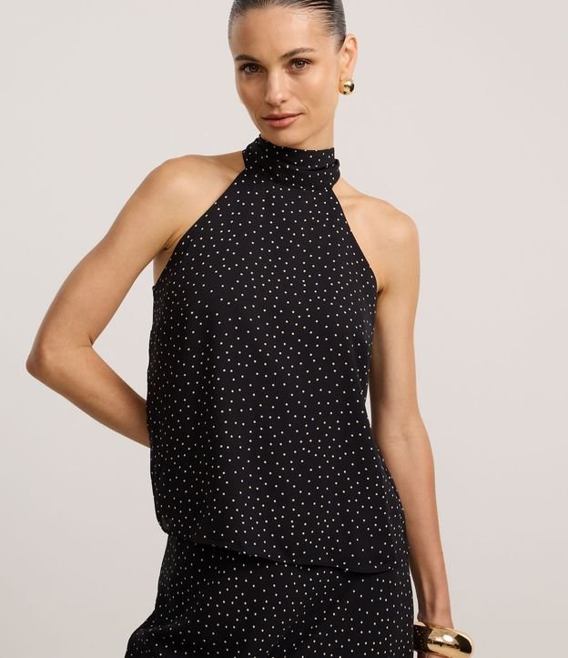 Blusa en Crepé con Cuello Halter y Estampado de Lunares