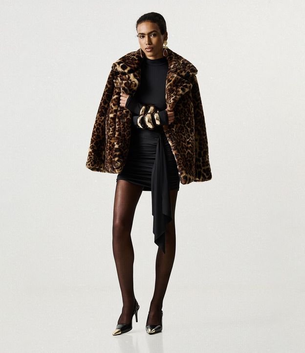 Campera Corta Animal Print con Pelo Sintético