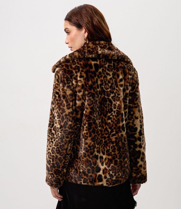 Campera Corta Animal Print con Pelo Sintético 5