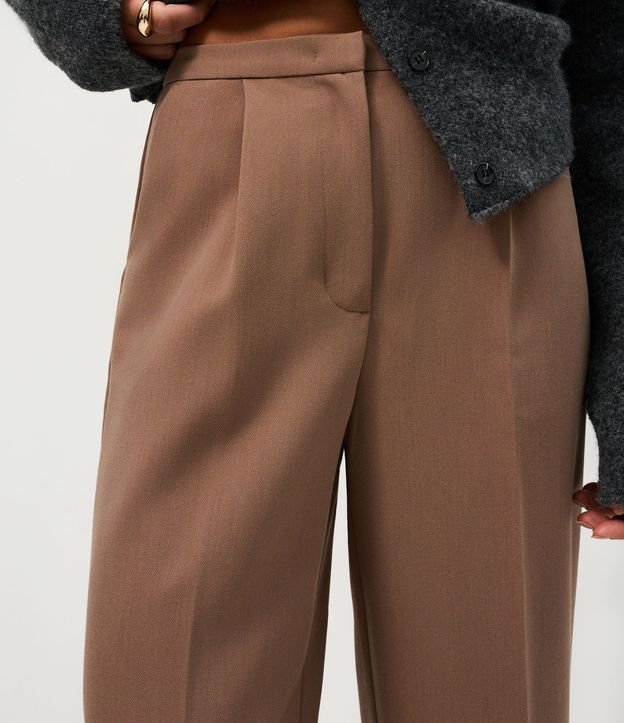 Pantalón Recto Sastre con Cintura Fina y Pliegues Delanteros 4