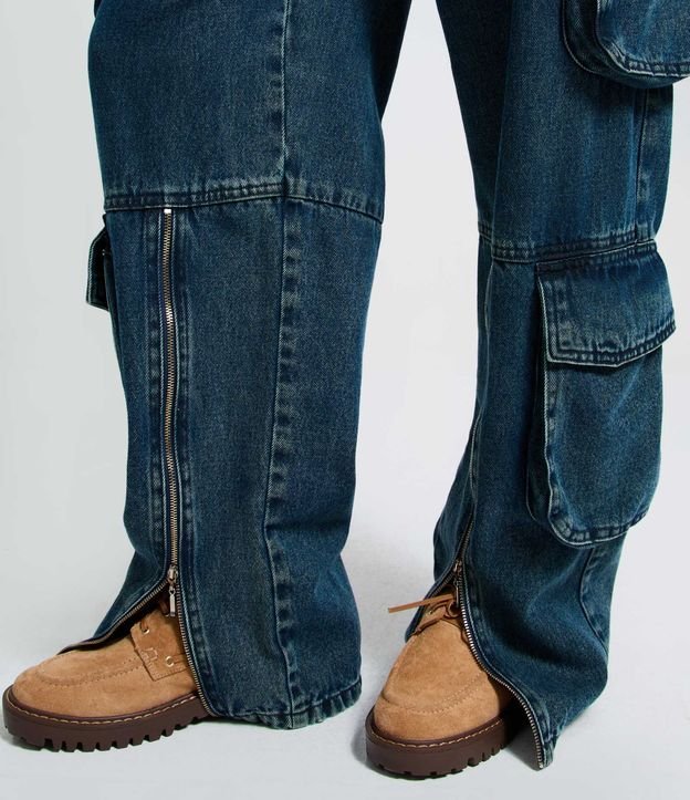 Pantalón Cargo Loose en Jeans con Bolsillos Estructurados Laterales 4