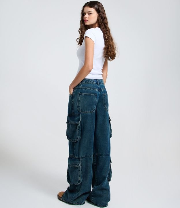 Pantalón Cargo Loose en Jeans con Bolsillos Estructurados Laterales 5
