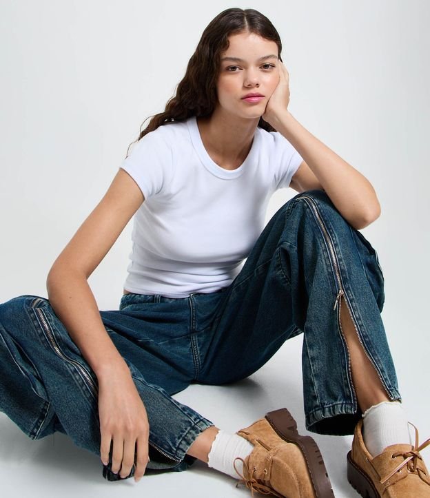 Pantalón Cargo Loose en Jeans con Bolsillos Estructurados Laterales 6