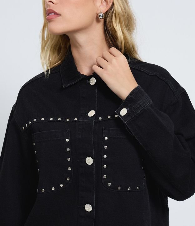 Campera Overshirt en Jeans con Tachuelas Metálicas 4