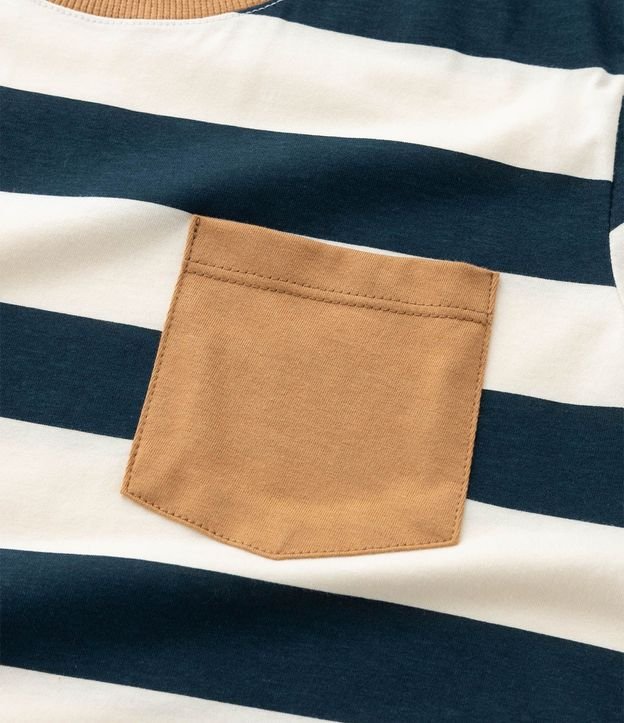 Remera Infantil Regular con Estampa de Rayas y Bolsillo - Talle 5 a 14 años 5