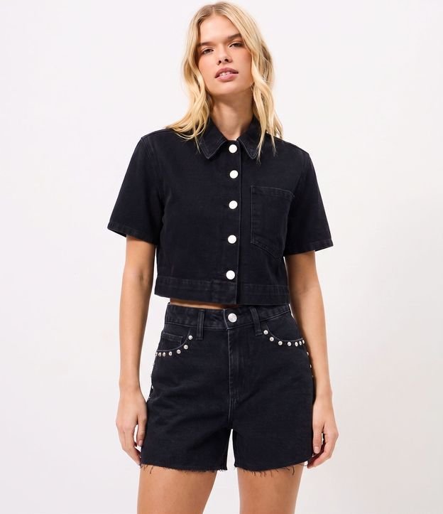 Camisa Cropped en Jeans con Botones y Bolsillo 1