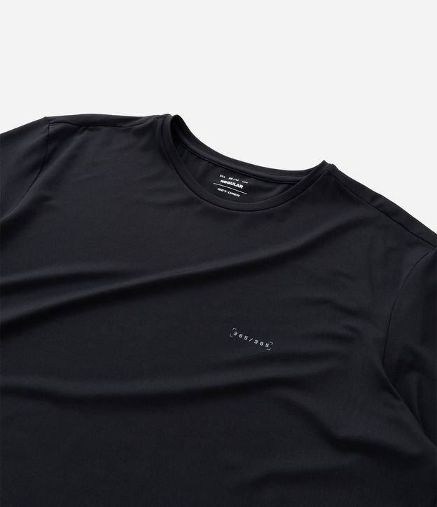 Remera Deportiva Regular con Tecnologia Dry y Estampa Localizada 8