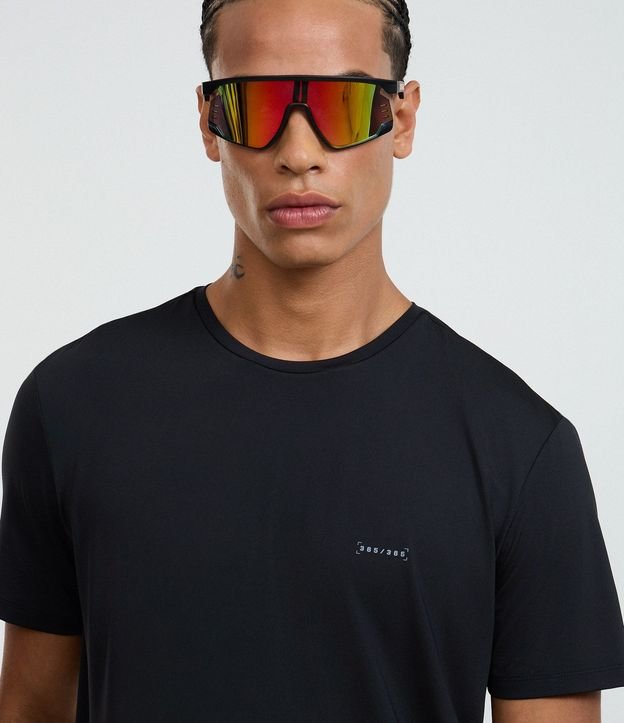 Remera Deportiva Regular con Tecnologia Dry y Estampa Localizada 4