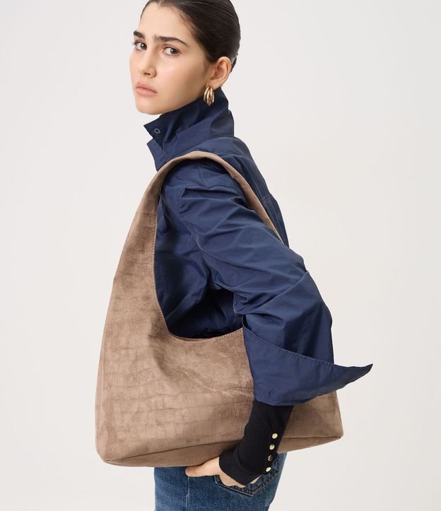 Cartera Hobo Grande en Gamuza con Textura Crocco 7