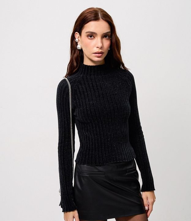 Blusa Cropped en Punto con Cuello Alto