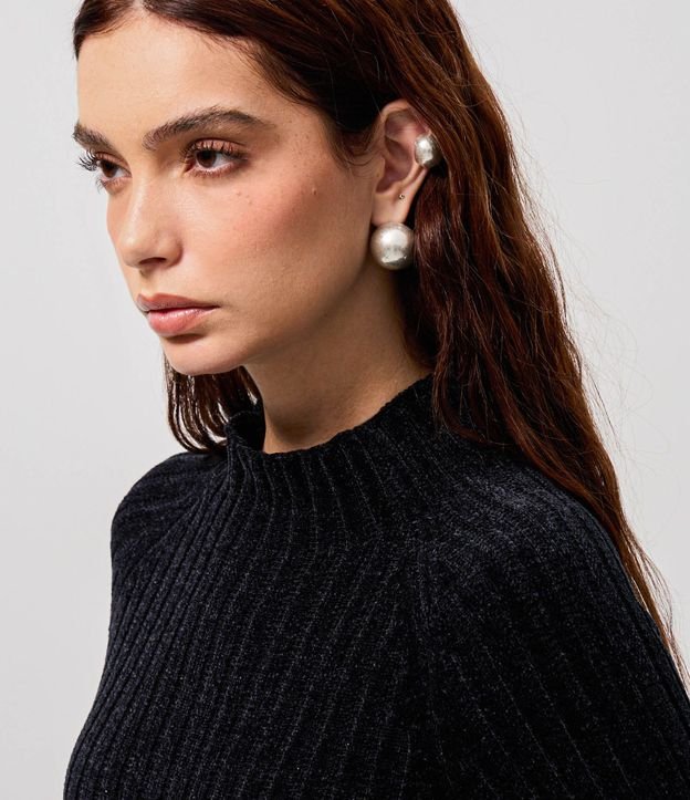 Blusa Cropped en Punto con Cuello Alto 3